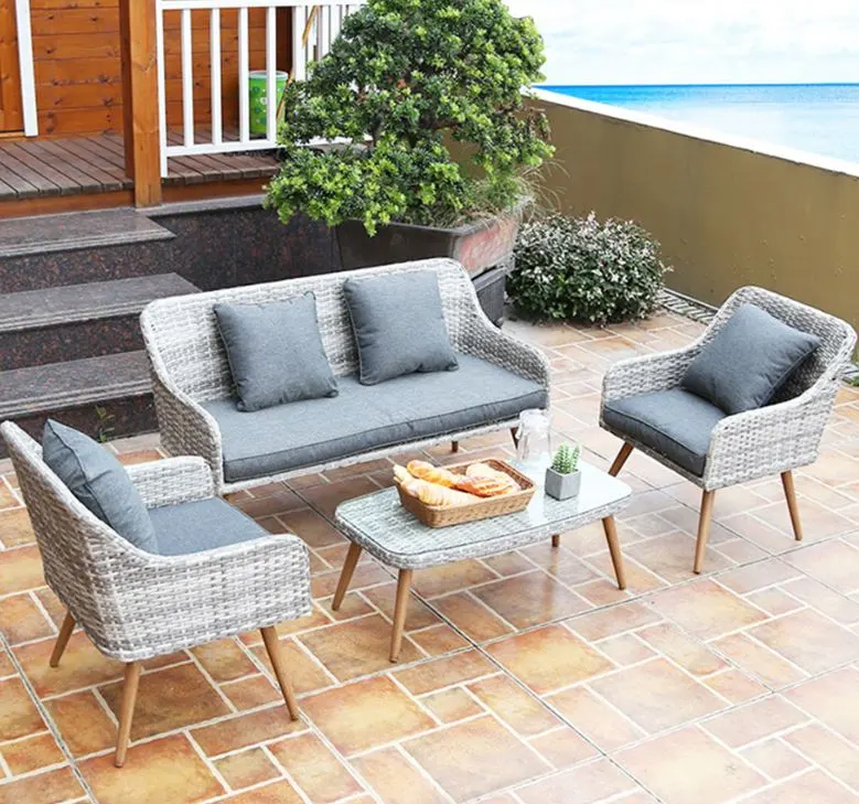Beautifull Outdoor Cushions on sofas